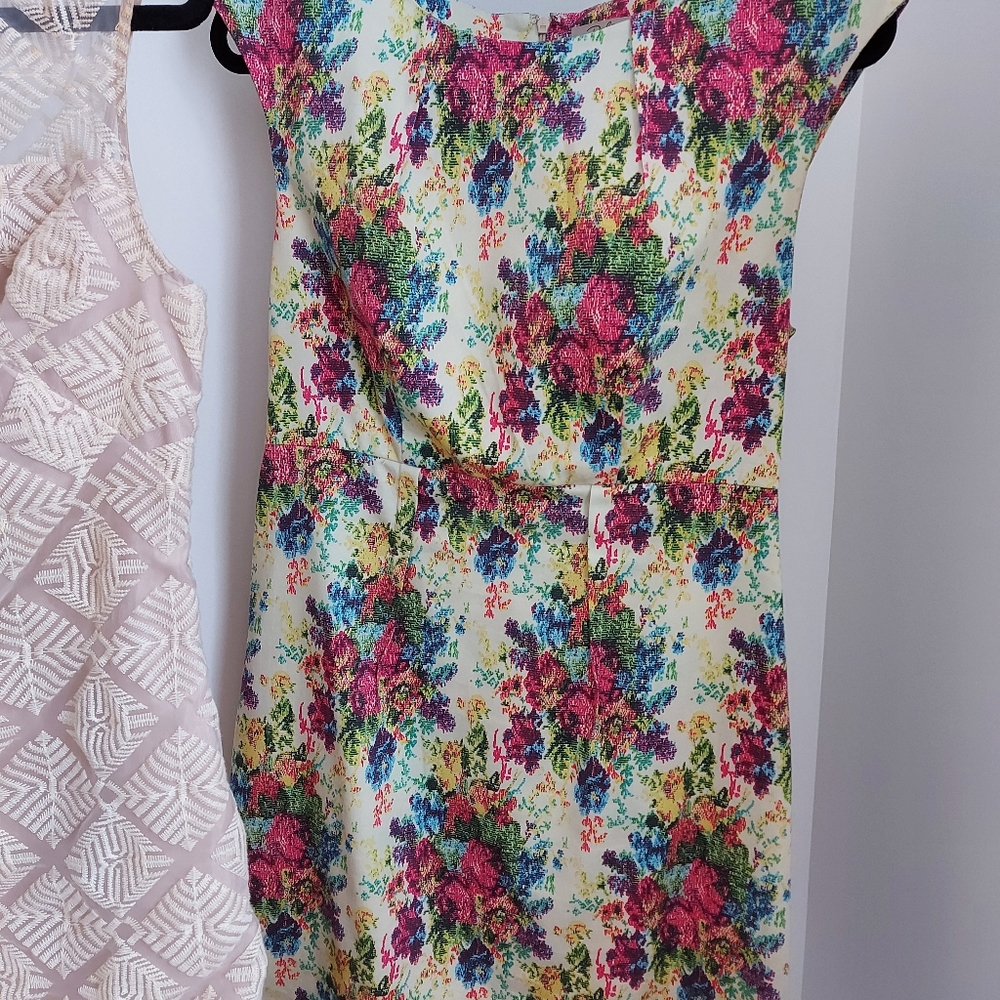 Dress - Picture 3 of 3